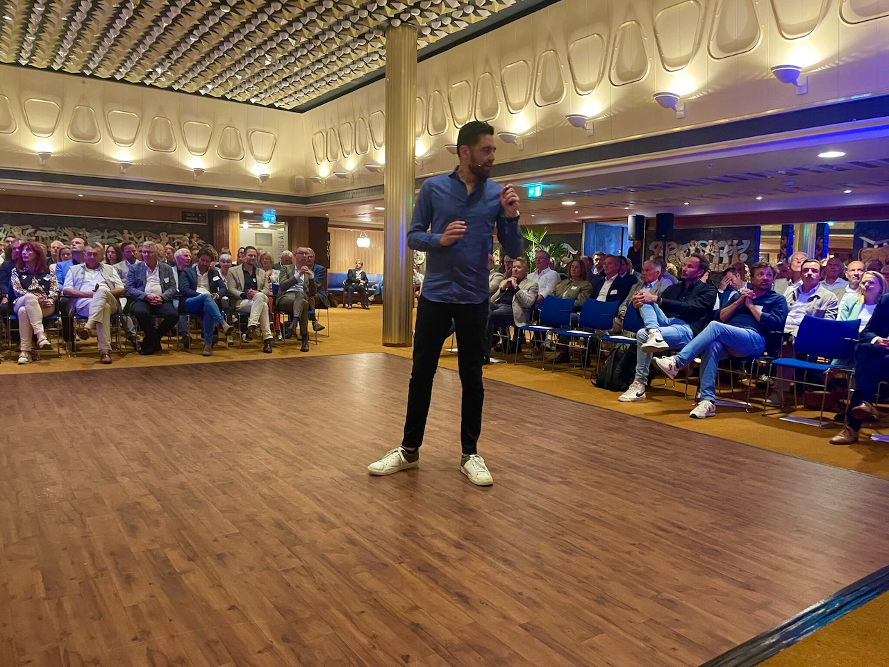 Keynote presentatie voor groot publiek